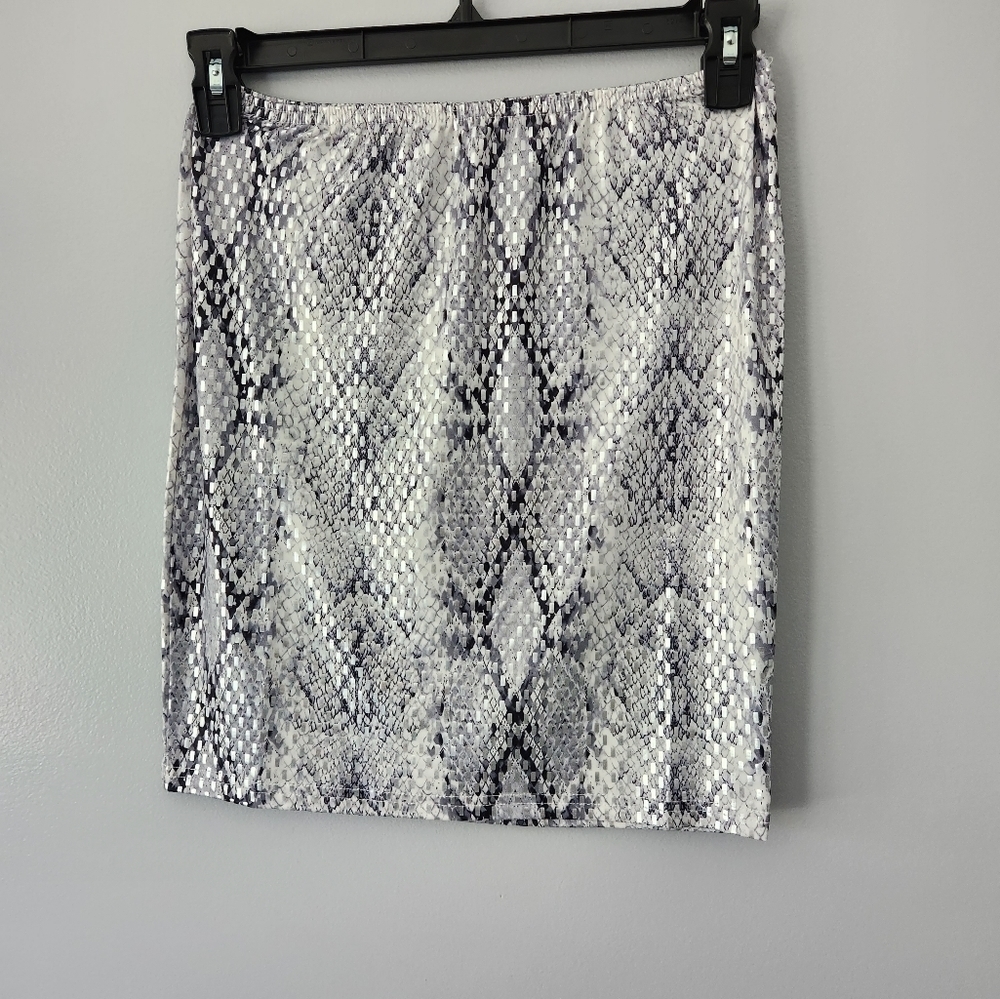LASCANA Gray Foil Snake-Print Miniskirt Size 6 NWT - Picture 7 of 14